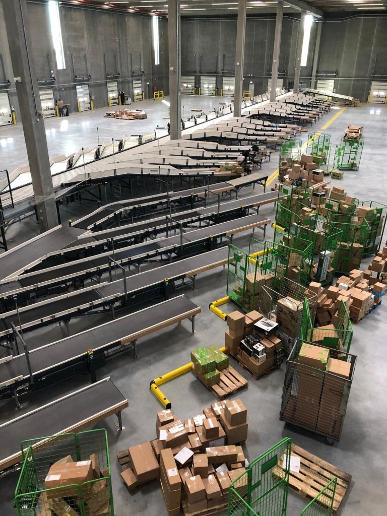 Sorting belt at the terminal in Greve
